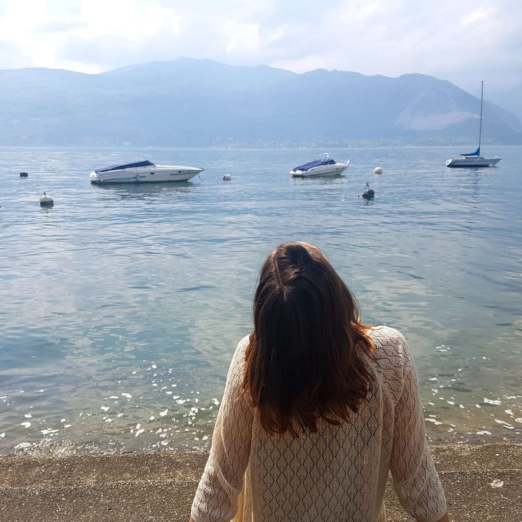 sur la plage lac Majeur