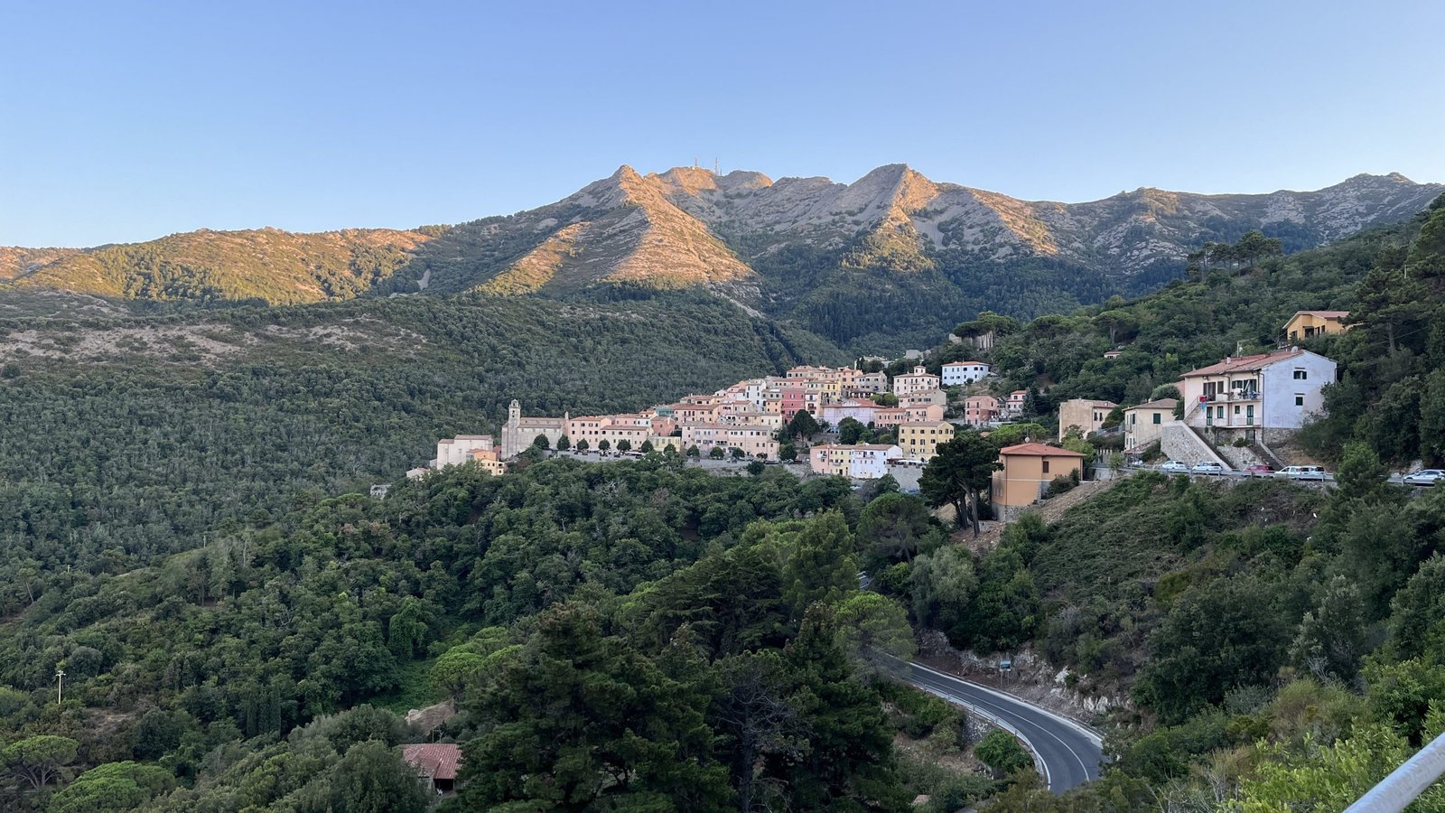 vue sur le village Marciana
